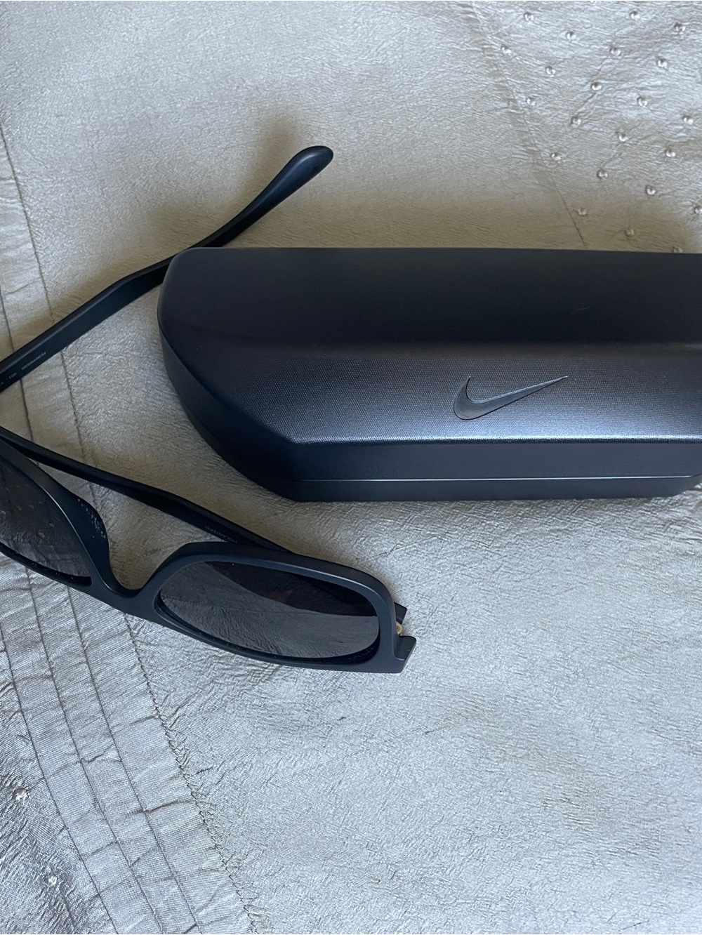 Nike Men's Black Hard Clamshell Sunglasses Case